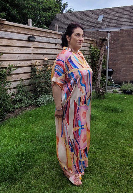 Maxi satijnen jurk met korte mouwen Franse jurk in kleur ROZE, maat | Felices.nl