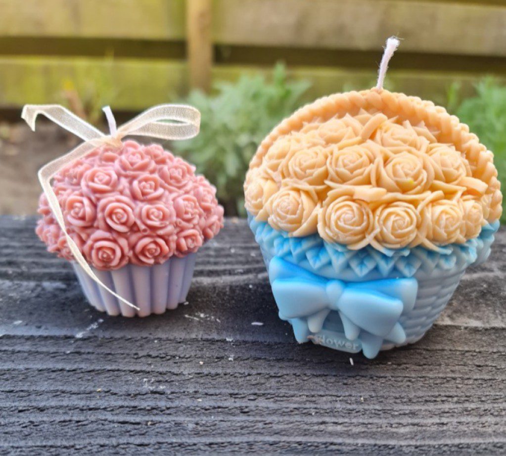2 stuks prachtige Handgemaakte geurende kaarsen in elegante intensieve geur - organisch soja wax - bloem - cupcake 300gr