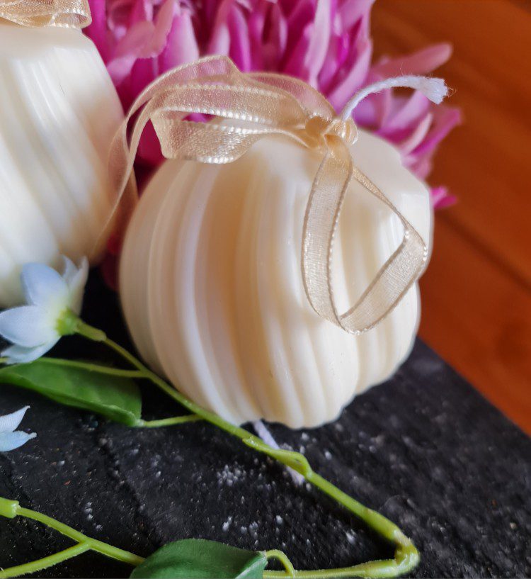 2 stuks Handgemaakte geurende soja kaarsen - bollige vorm - elegante geur - ecologische wax 2x170gr