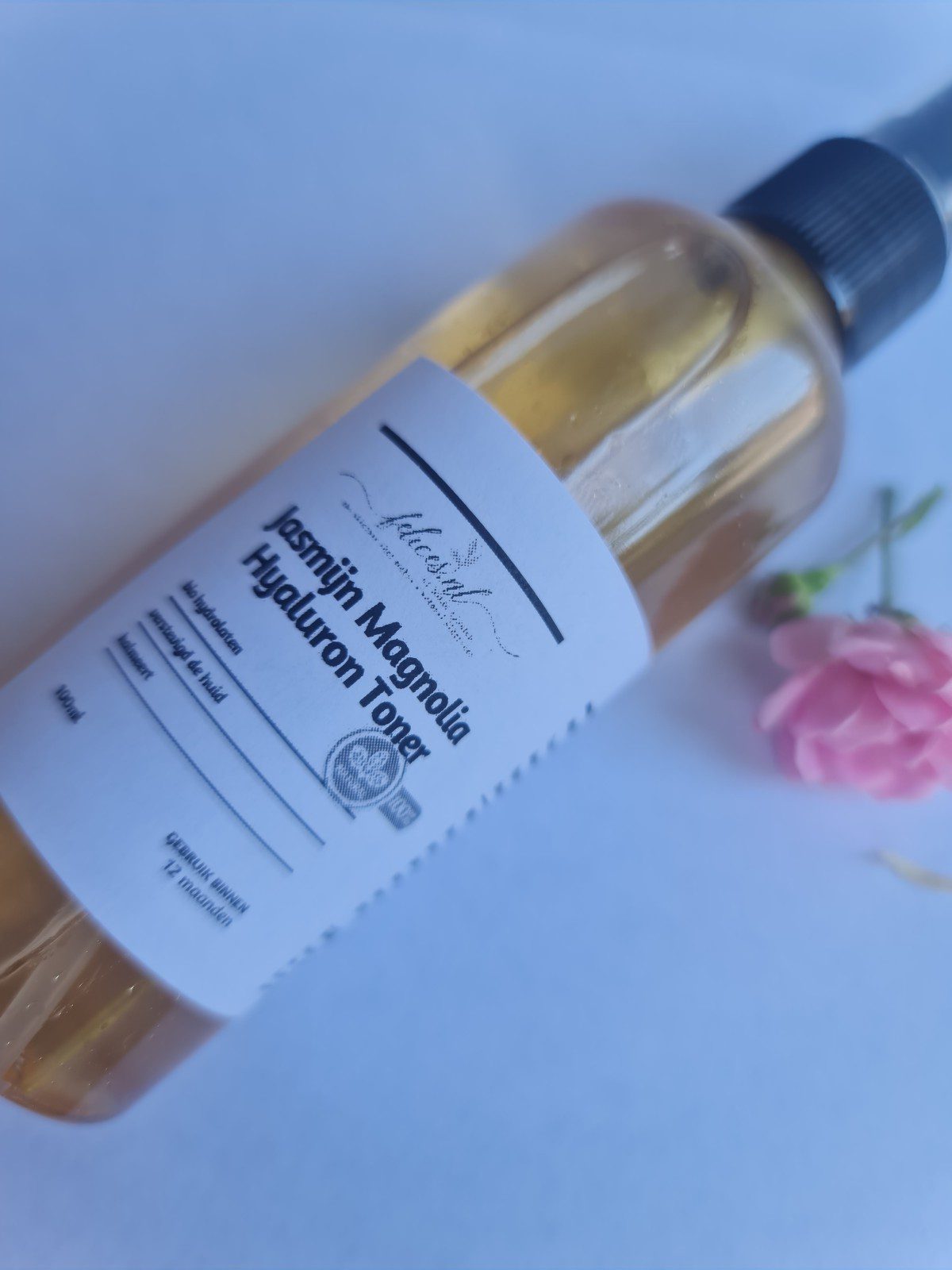Biologische Toner Hyaluronzuur - Magnolia en Jasmijn water - verjongt en kalmeert 120ml