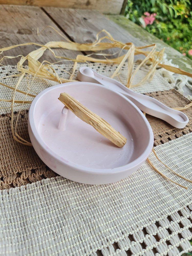 Set van 2 wierook houders handgemaakt van gips - ronde smudge houder en langere stik wierook houder 2st