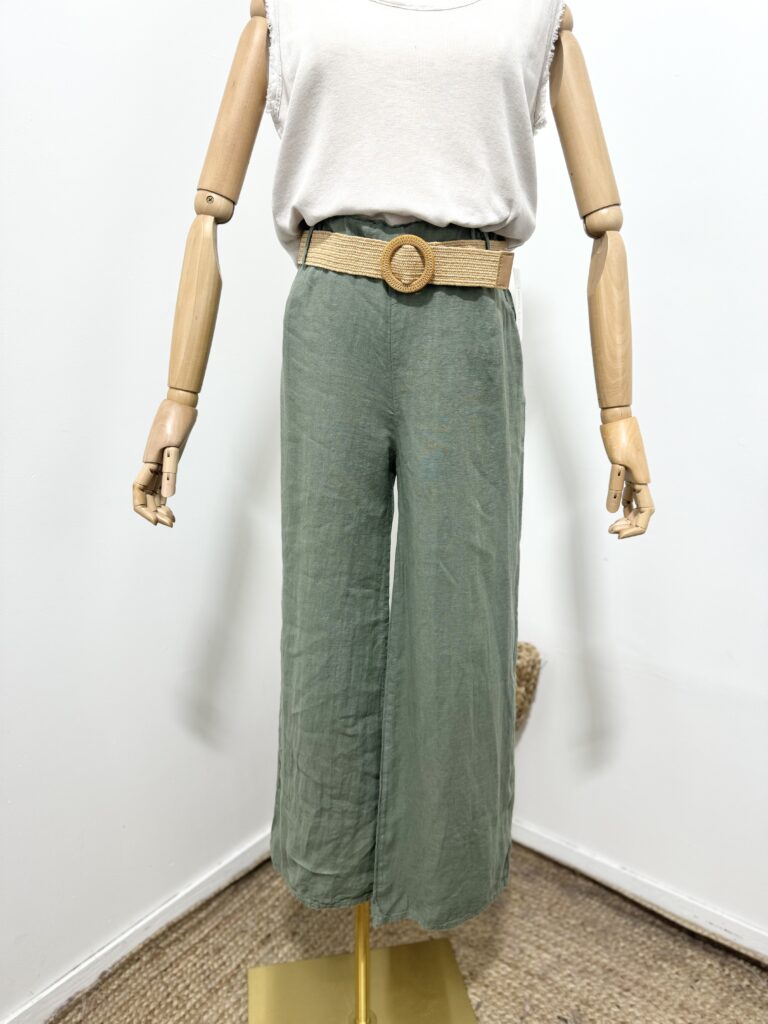Linnen broek met een rieten ceintuur en zijzakken - elastische talie - kleur MILITAIR GROEN - maat 38/40