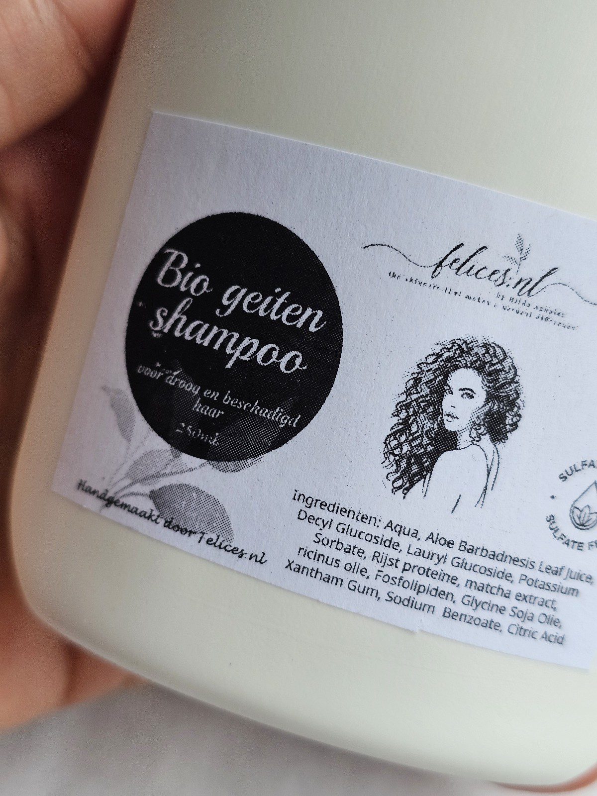 Biologische geitenmelk shampoo - phyto keratine - calendula olie - zeer droge en beschadigd haar - sulfaatvrij 250ml