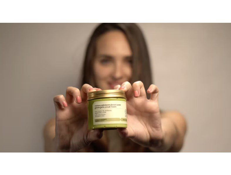 EcoCert Zachte gezicht crème scrub met olijfolie en avocado 200ml - Afbeelding 3