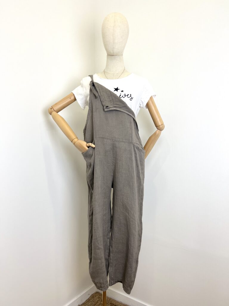 100% Linnen jumpsuit met verstelbare schouderbanden - voor zakken - kleur TAUPE - maat 38/40