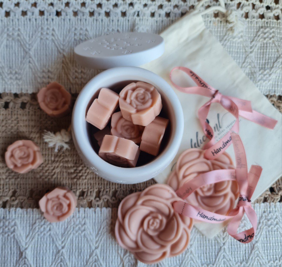 Handgemaakte set van soja was 10 melts en 2 geur hanger - oriëntaalse geur - gratis potje met deksel