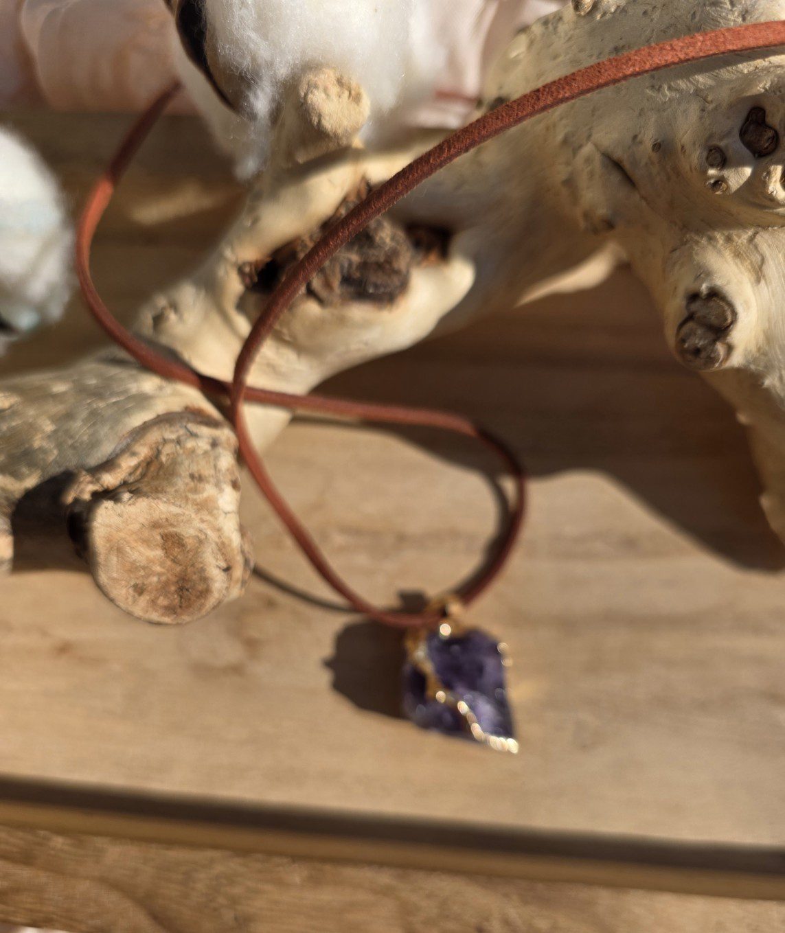 Handgemaakte edelsteen ketting met ruwe Amethist - lange ketting - suède koord - Afbeelding 3