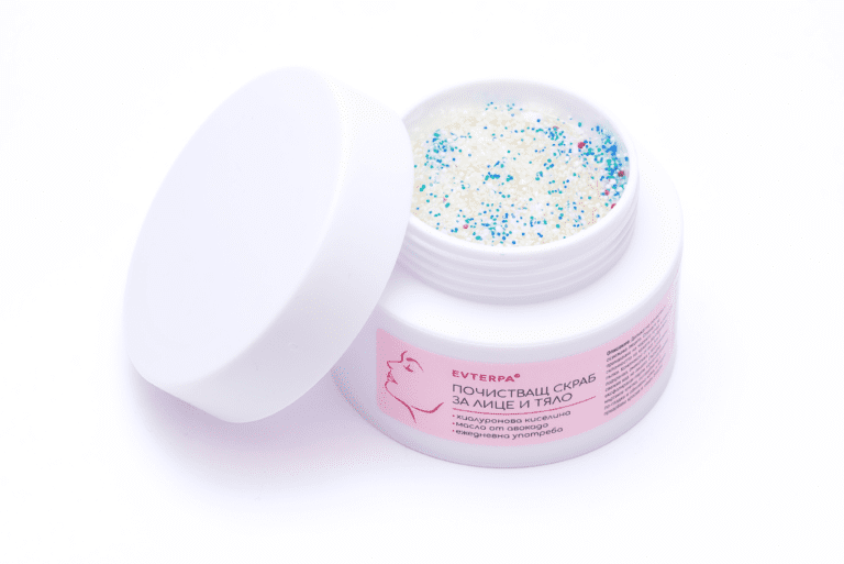 Verfijnende gezicht en lichaam scrub met hyaluron - avocado olie - grove poriën - minder talg 80ml