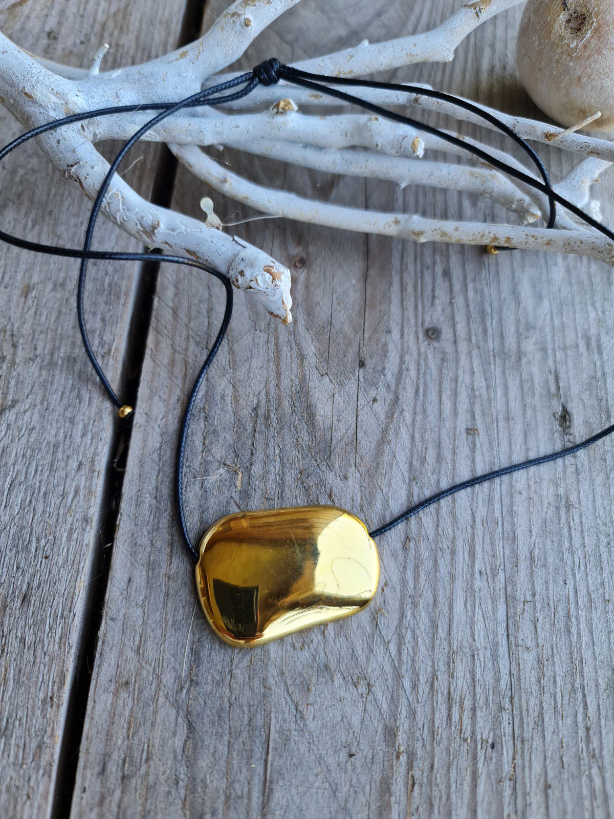 Chique Gouden ketting - bruin koord - midden lengte - goudkleurig roestvrij hanger 1st