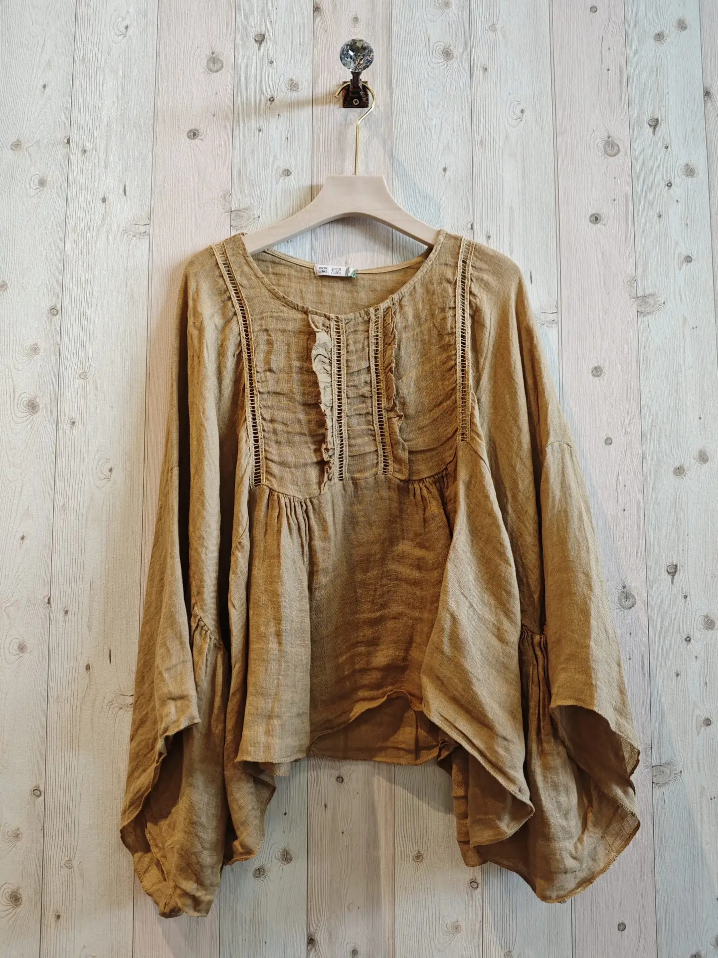 Linnen boho top met vlinder mouwen - broderie voor kant - oversized - korte blouse - CAMEL