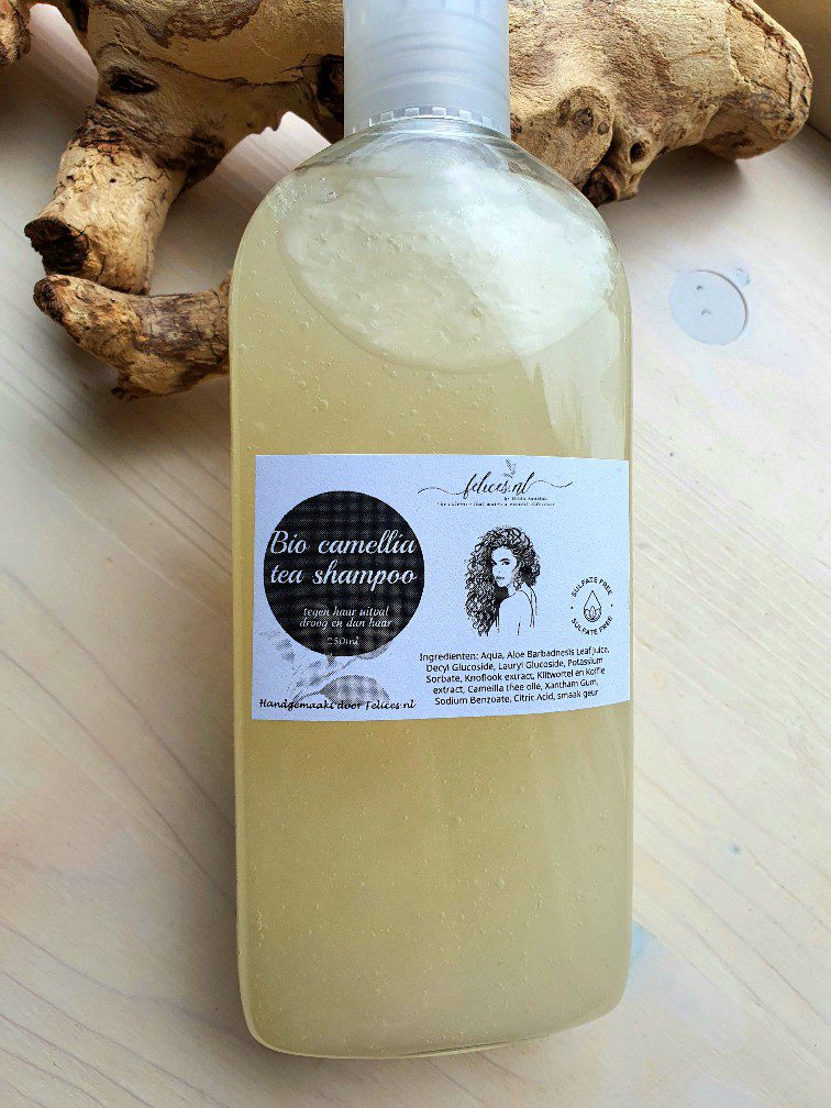 Camellia thee en Knoflook Biologische sulfaatvrije shampoo tegen haar verlies - kliswortel en coffeïne 250ml