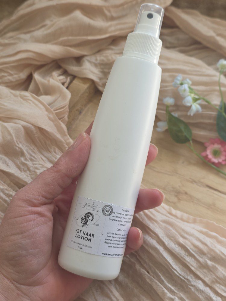 Handgemaakte haar lotion voor vet haar - jeukend haar - Piroctone Olamine - salie en rozemarijn 200ml