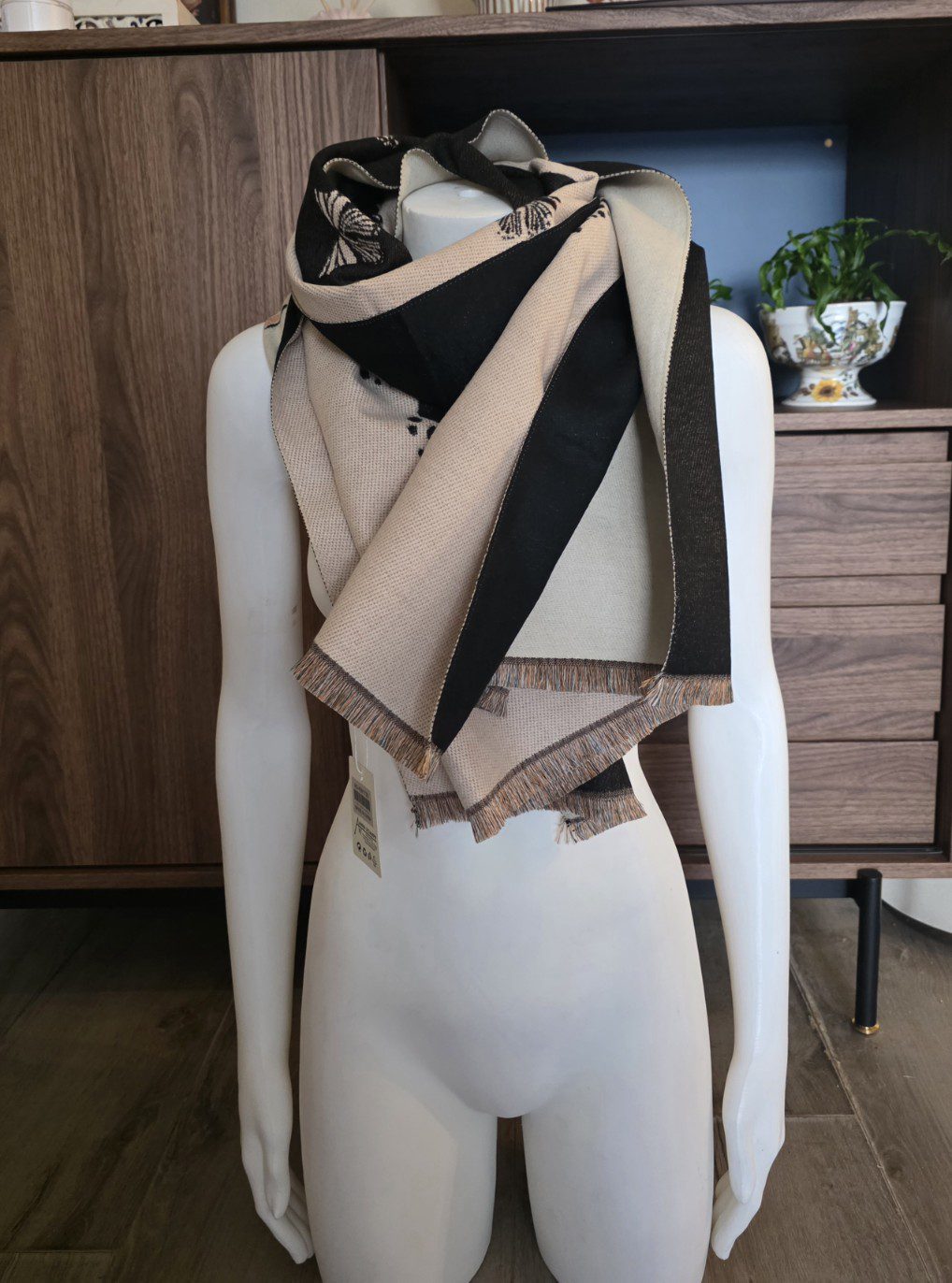 Heerlijk warme sjaal ZWART-BEIGE herfst - winter - wol en viscose - warme scarf 1st